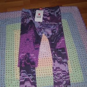 Live Heroes leggins.